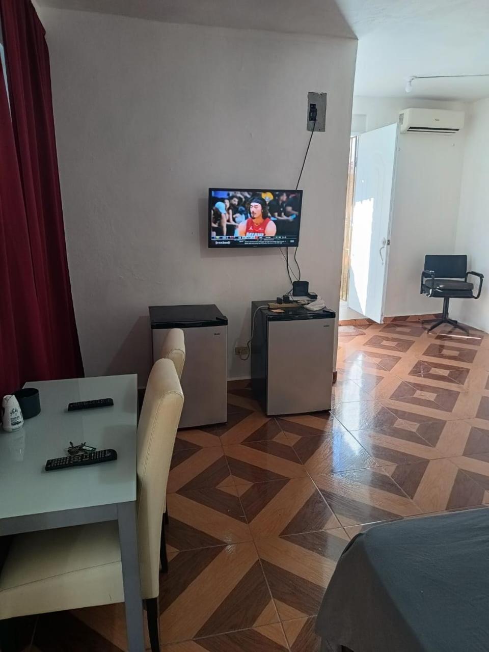 Bchome Hostal بوكا شيكا المظهر الخارجي الصورة